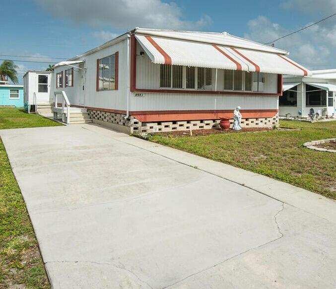 8933 CYPRESS Street, Boynton Beach FL 33436