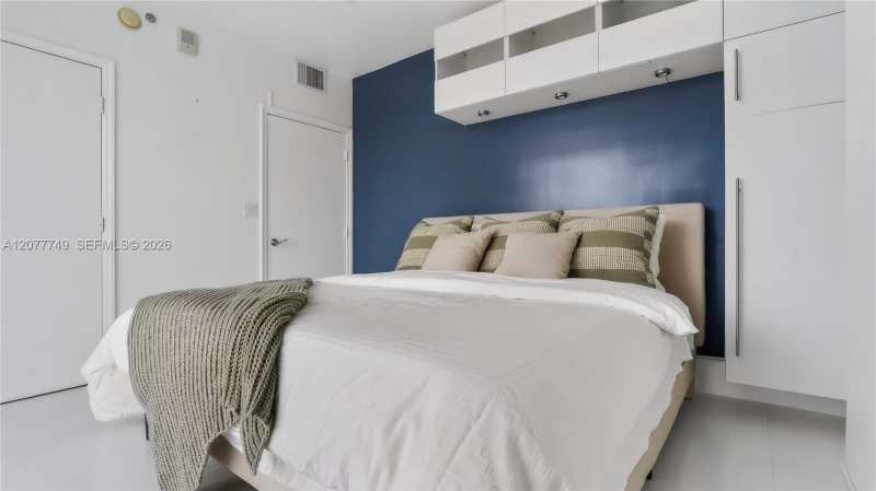 1200 Brickell Bay Dr # 4324, Miami FL 33131