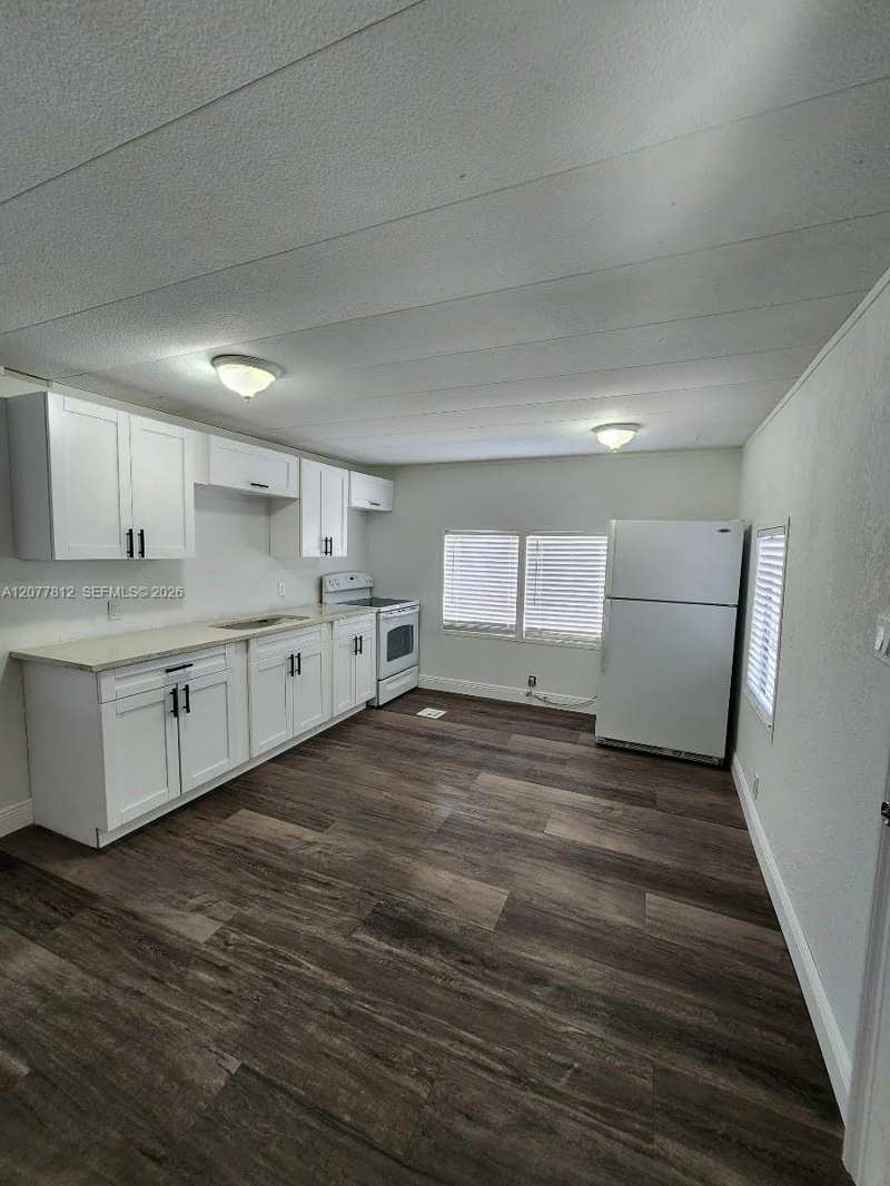 4222 Hibiscus Cir, West Palm Beach FL 33409