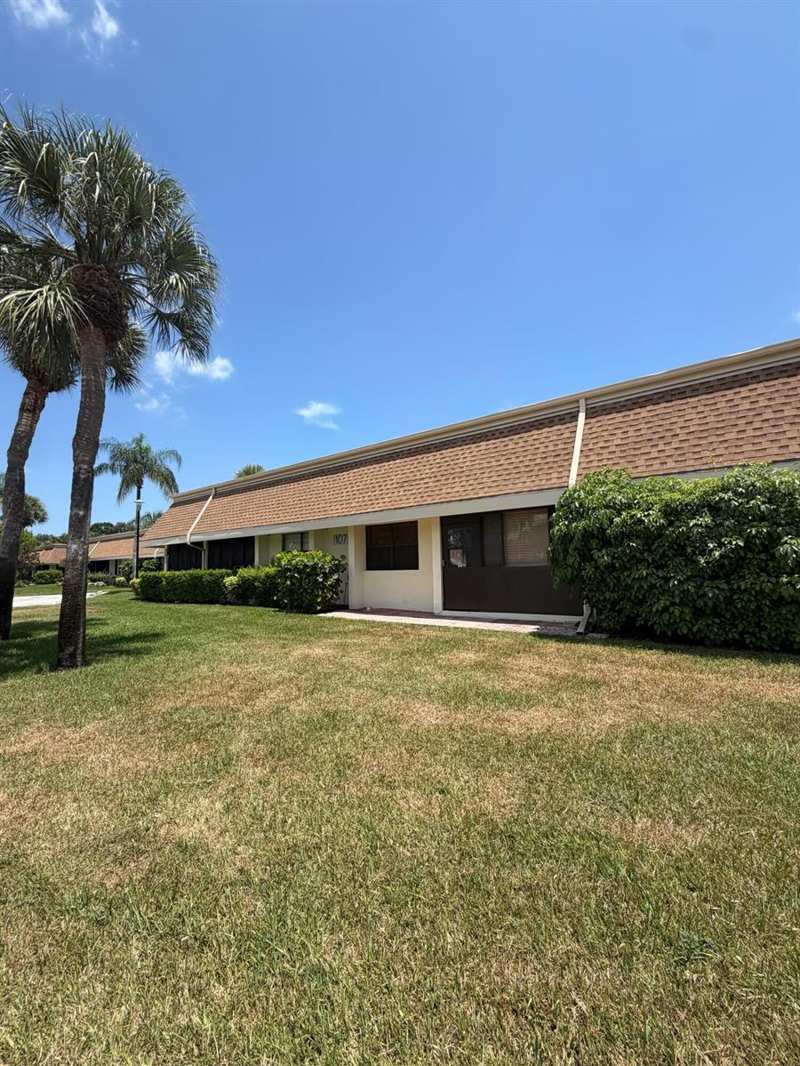 107 HALF MOON Circle # D, Jupiter FL 33458