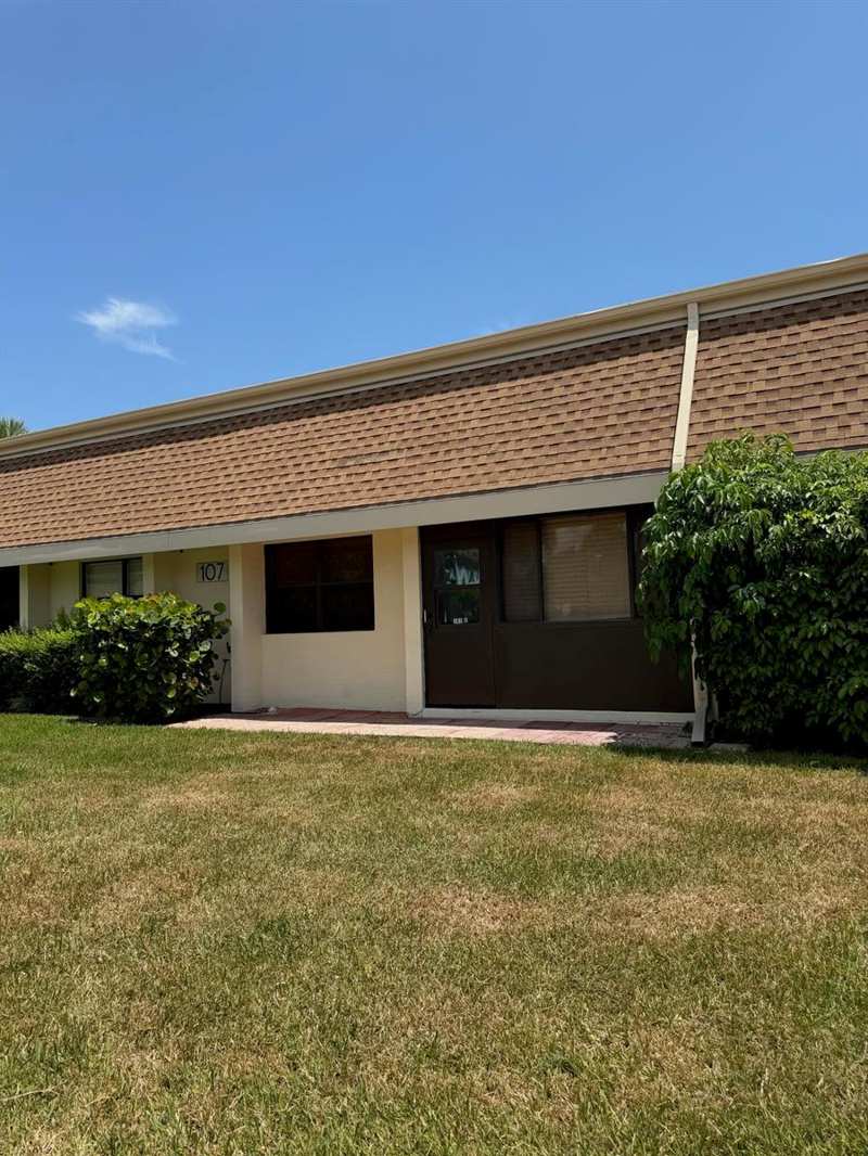 107 HALF MOON Circle # D, Jupiter FL 33458