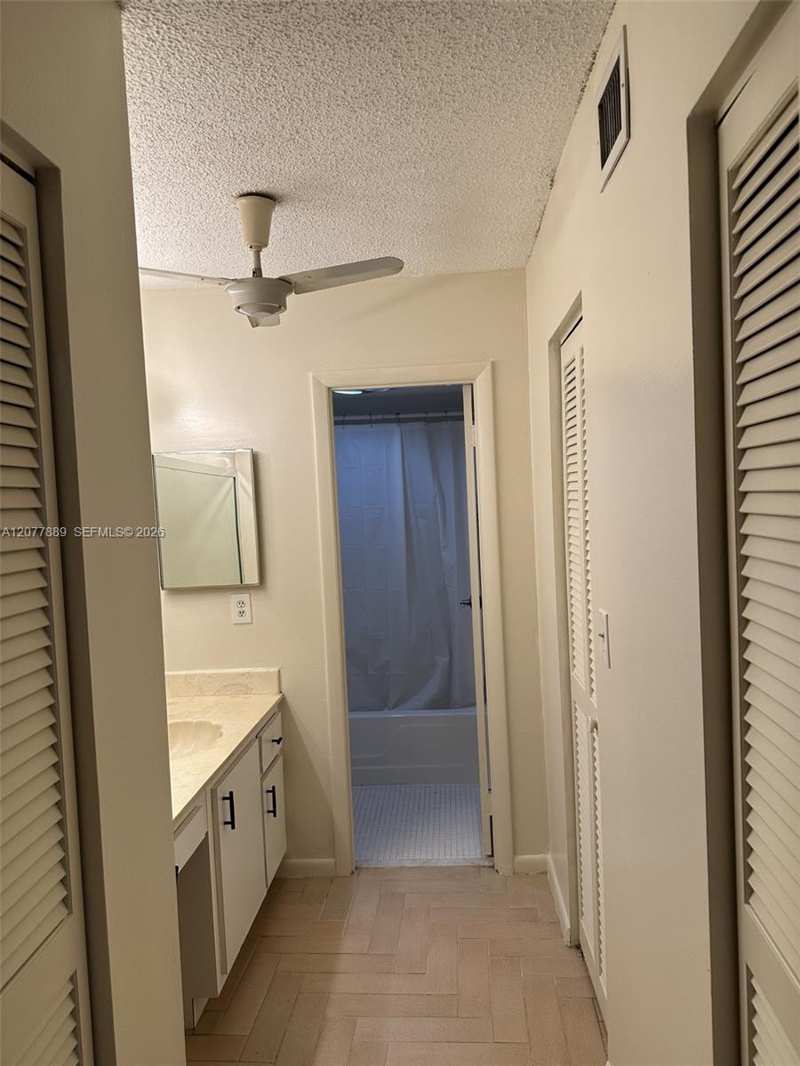 6061 N Falls Cir Dr # 106, Lauderhill FL 33319