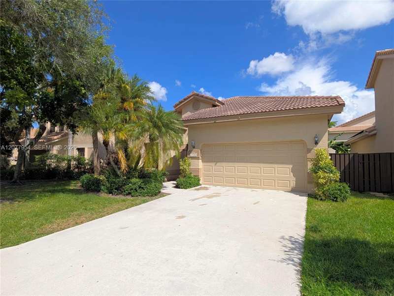 10321 NW 17th CT, Plantation FL 33322