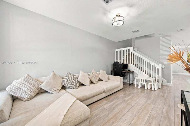 156 SW 185th Way, Pembroke Pines FL 33029