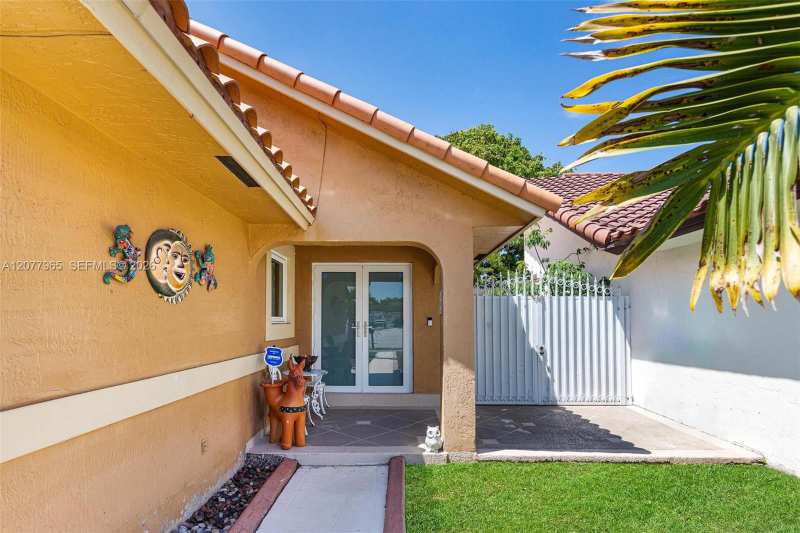 14217 SW 102nd St, Miami FL 33186