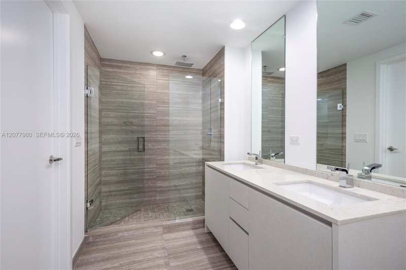 1010 Brickell Ave # 1402, Miami FL 33131