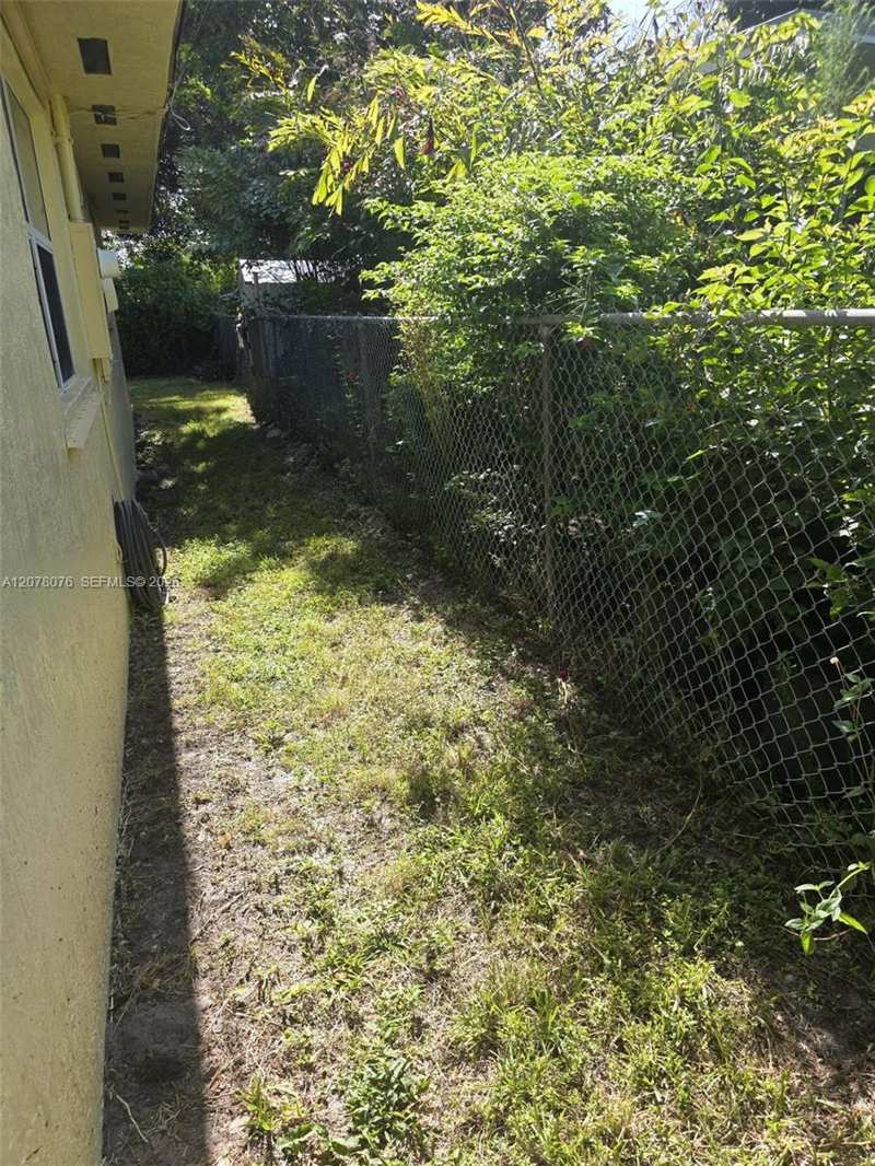 7737 NW 9th Ave # 7737, Miami FL 33150