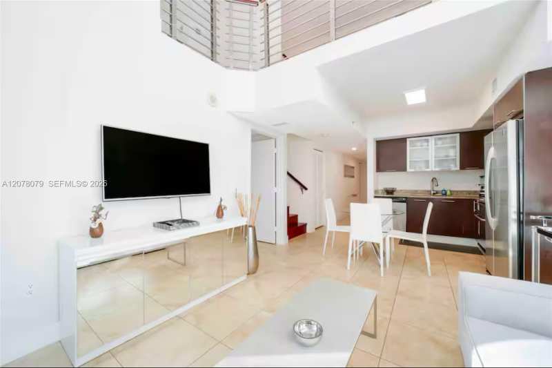 41 SE 5th St # 408, Miami FL 33131