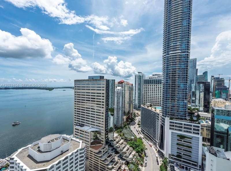THE PLAZA 851 BRICKELL CO