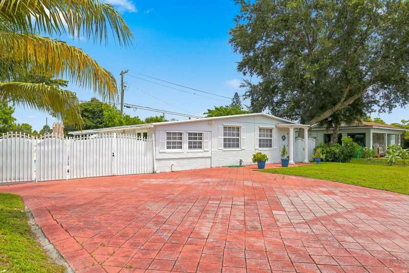 3239 DOLAN Road, Palm Springs FL 33406