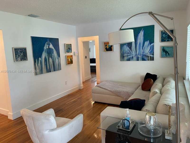 1545 NE 138th St, North Miami FL 33161