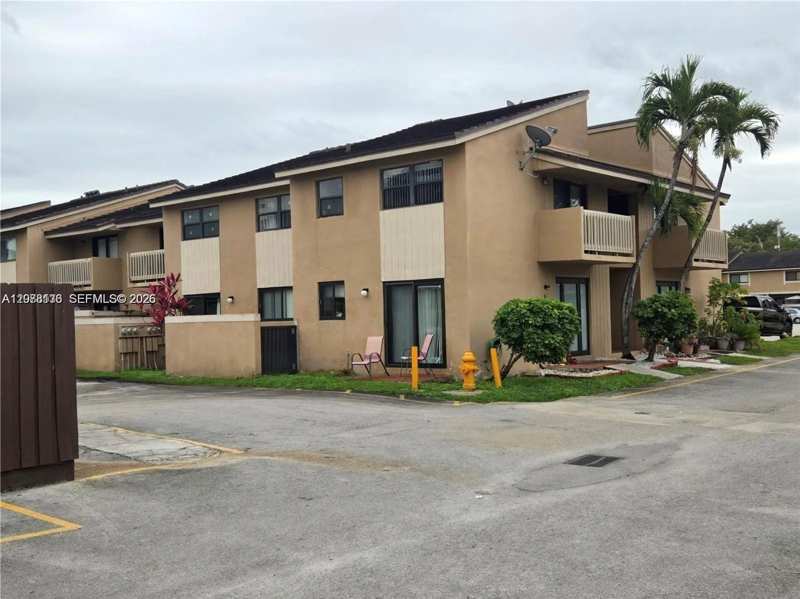 15439 SW 80th St # 201, Miami FL 33193