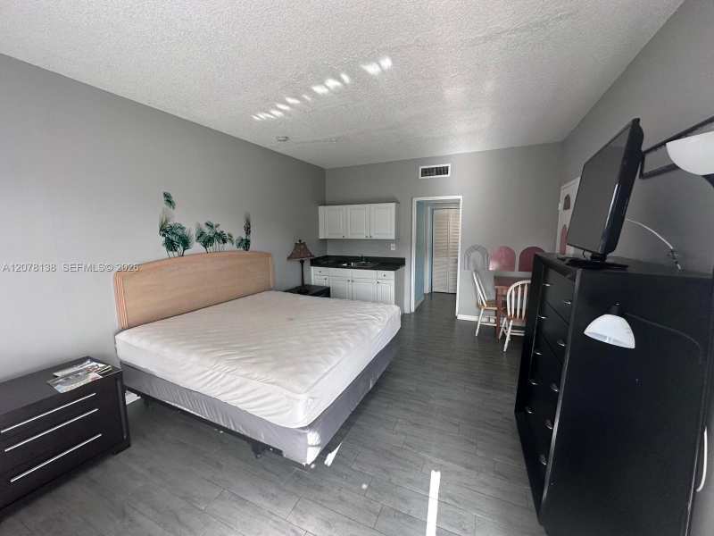26 Diplomat Pkwy # 2342, Hallandale Beach FL 33009