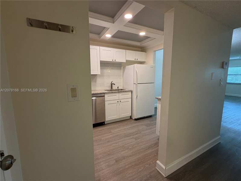 301 Racquet Club Rd # 210, Weston FL 33326