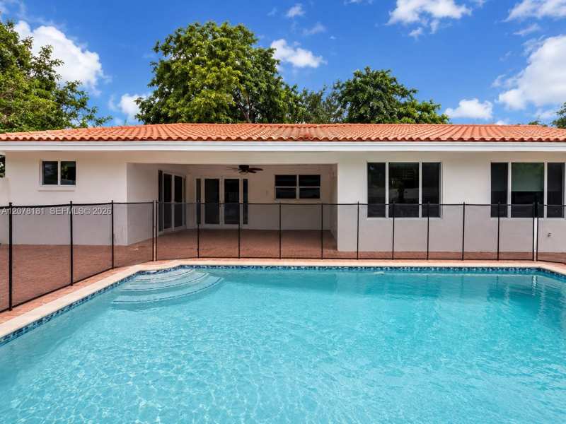 15330 Durnford Dr, Miami Lakes FL 33014
