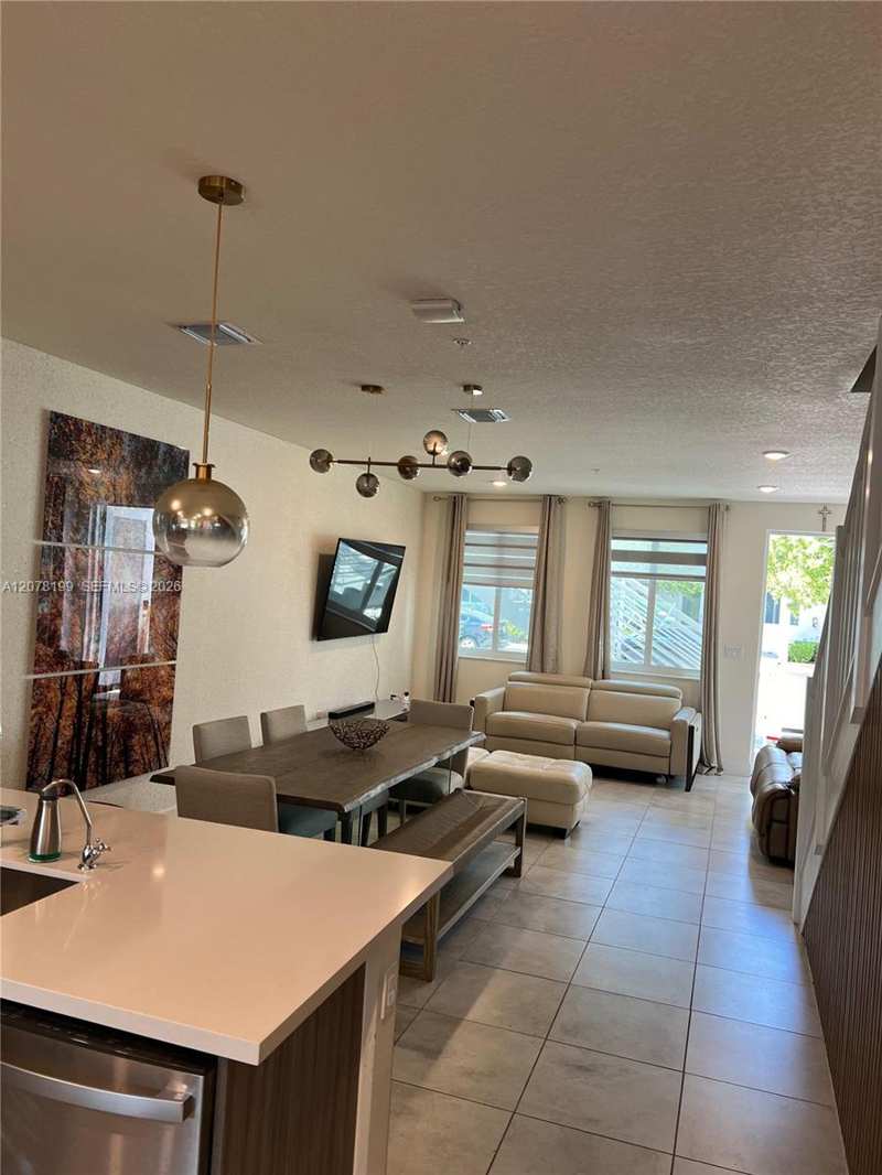 6421 NW 102nd Path # 101, Doral FL 33178
