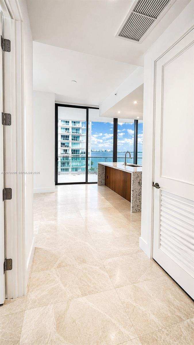 175 SE 25th rd # 504, Miami FL 33131