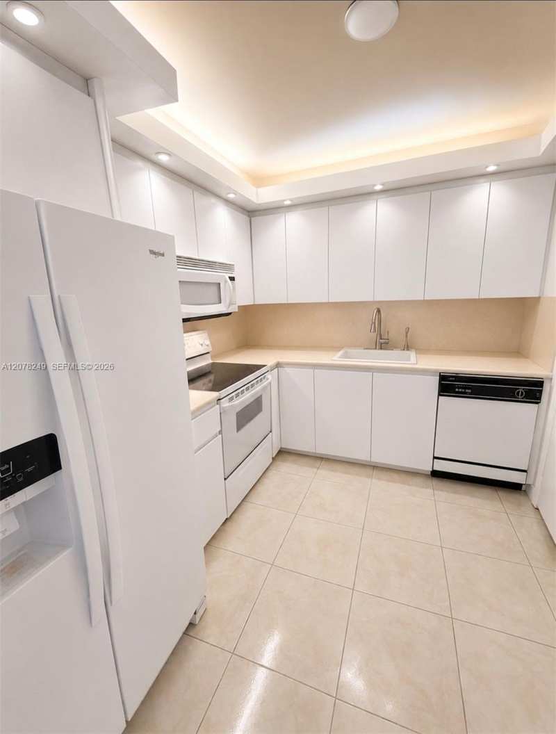 600 Three Islands Blvd # 1707, Hallandale Beach FL 33009