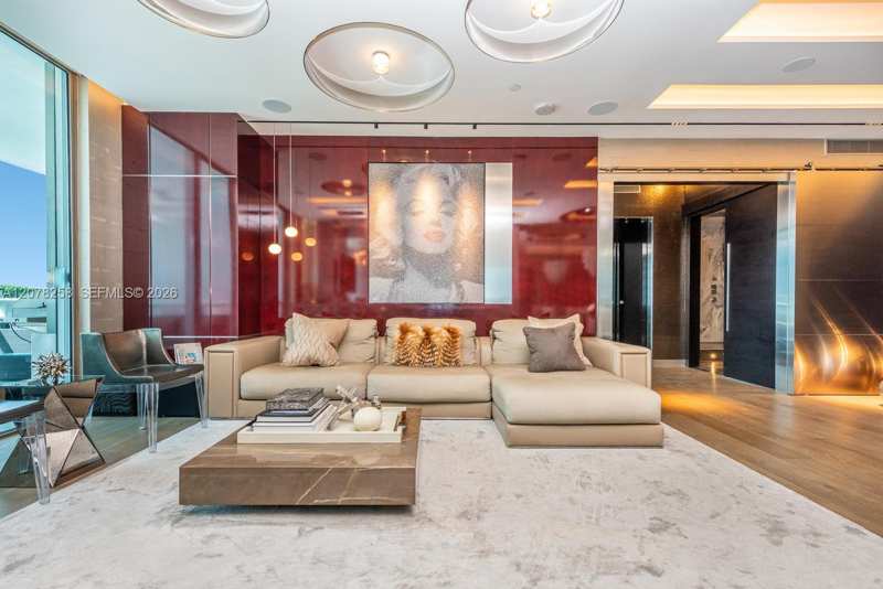 50 S Pointe Dr # 905, Miami Beach FL 33139