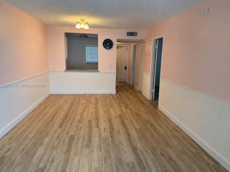9420 Poinciana Pl # 206, Davie FL 33324