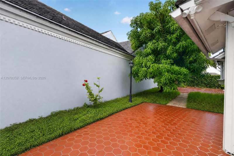 9943 NW 47th Ter, Doral FL 33178