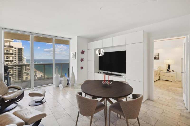 1830 S OCEAN DR # 4210, Hallandale Beach FL 33009