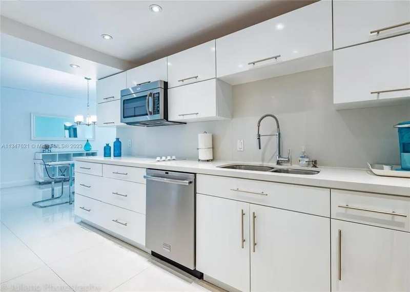 3901 S Ocean Drive # 2H, Hollywood FL 33019