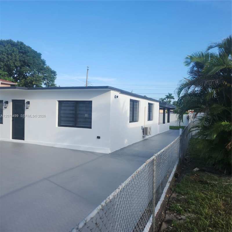 730 E 17th St, Hialeah FL 33010