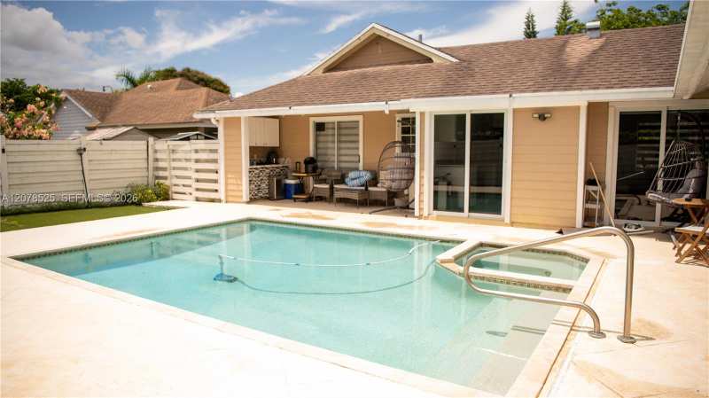 14045 SW 103rd Ter, Miami FL 33186