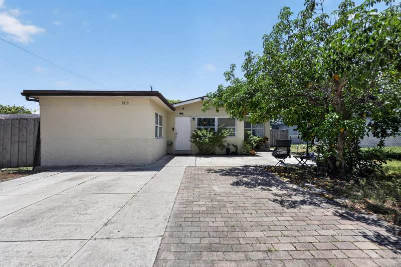 1213 14TH Avenue S, FL 33460