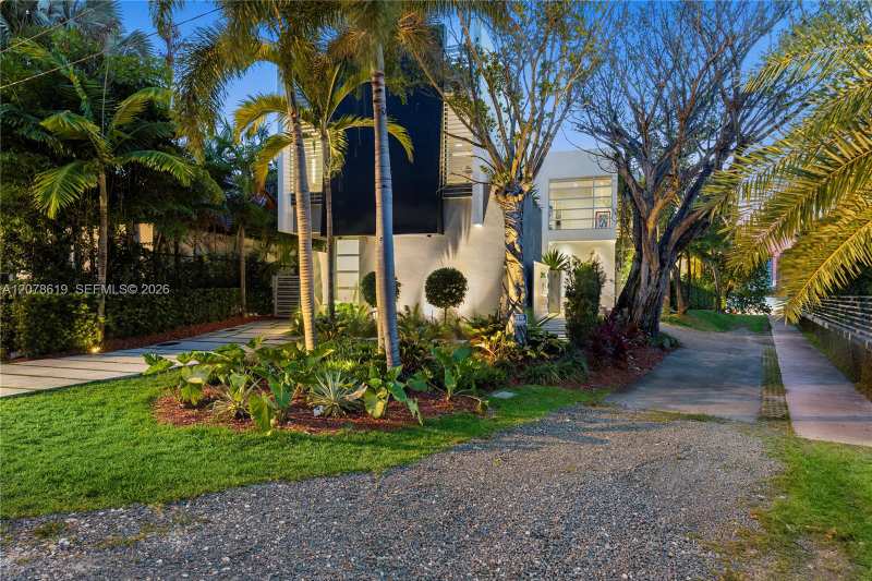440 S Hibiscus Dr, Miami Beach FL 33139