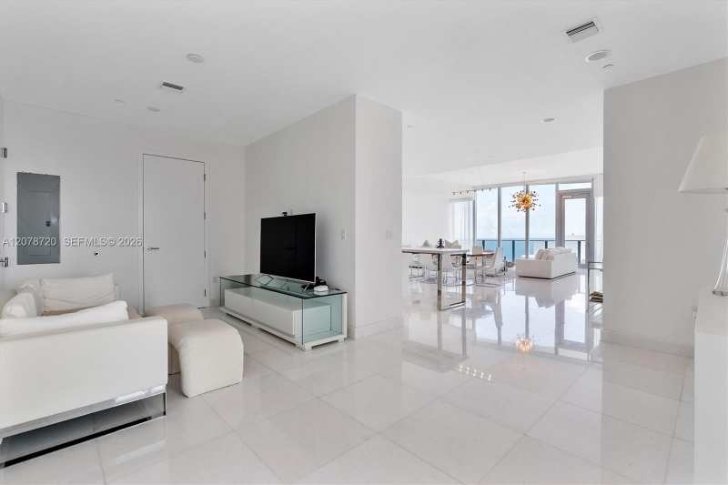 17475 Collins Ave # 2203, Sunny Isles Beach FL 33160
