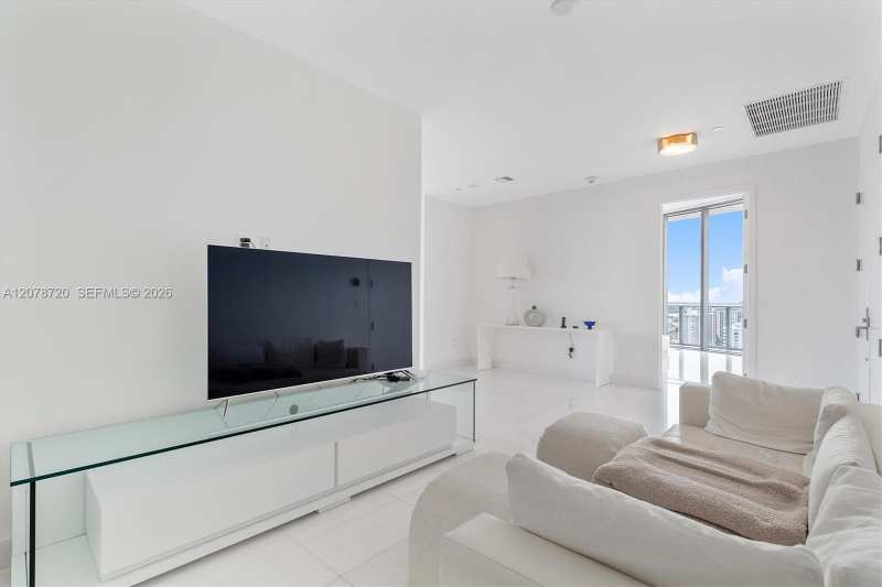 17475 Collins Ave # 2203, Sunny Isles Beach FL 33160