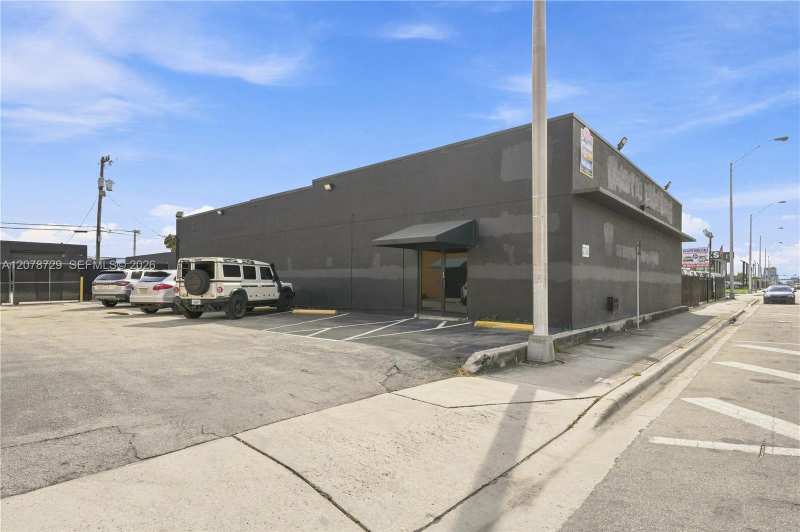 2760 NW 36th St, Miami FL 33142