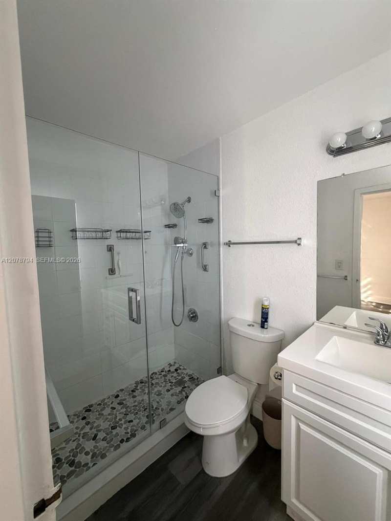 5201 Geneva Way # 311, Doral FL 33166