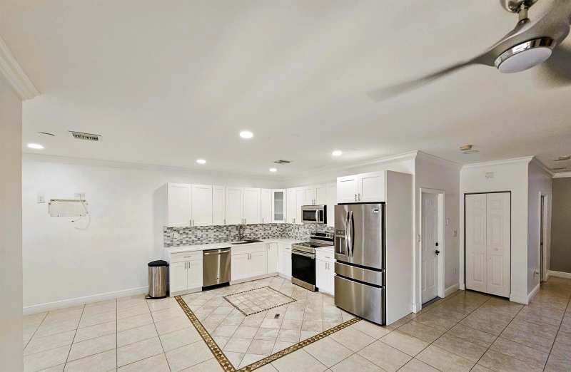 213 Talia Circle, Palm Springs FL 33461