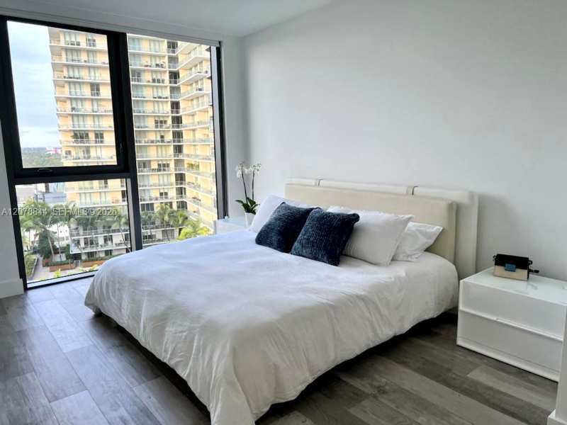 3401 MIDTOWN CONDO