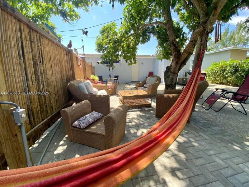 1321 NE 118th St # 1, Miami FL 33161