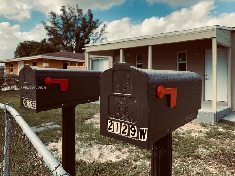 2129 NW 75th St, Miami FL 33147