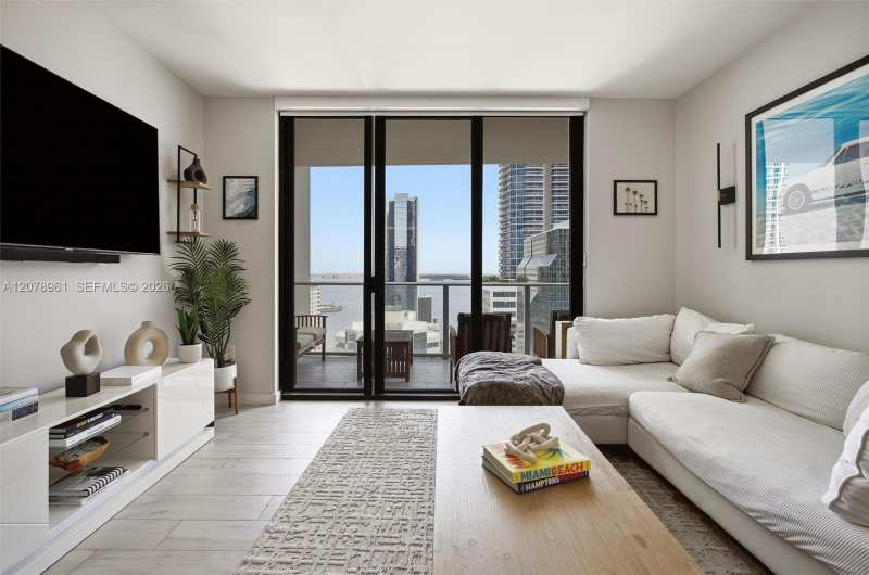 1010 Brickell Ave # 2102, Miami FL 33131