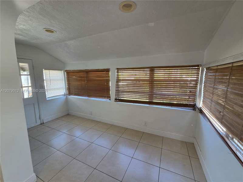 708 NE 4th St # 2, Hallandale Beach FL 33009