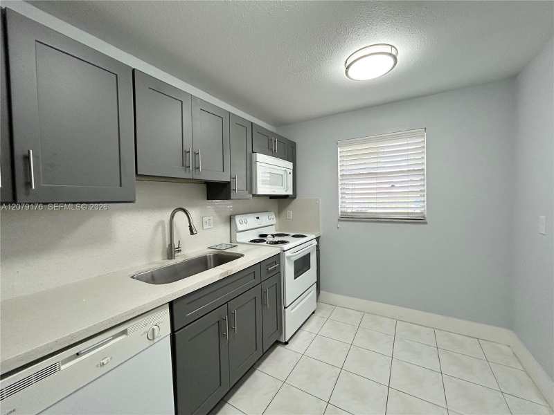 3253 Foxcroft Rd # G110, Miramar FL 33025