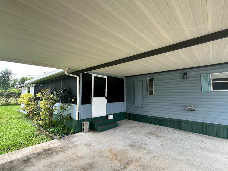 4046 67th Ln, Riviera Beach FL 33404