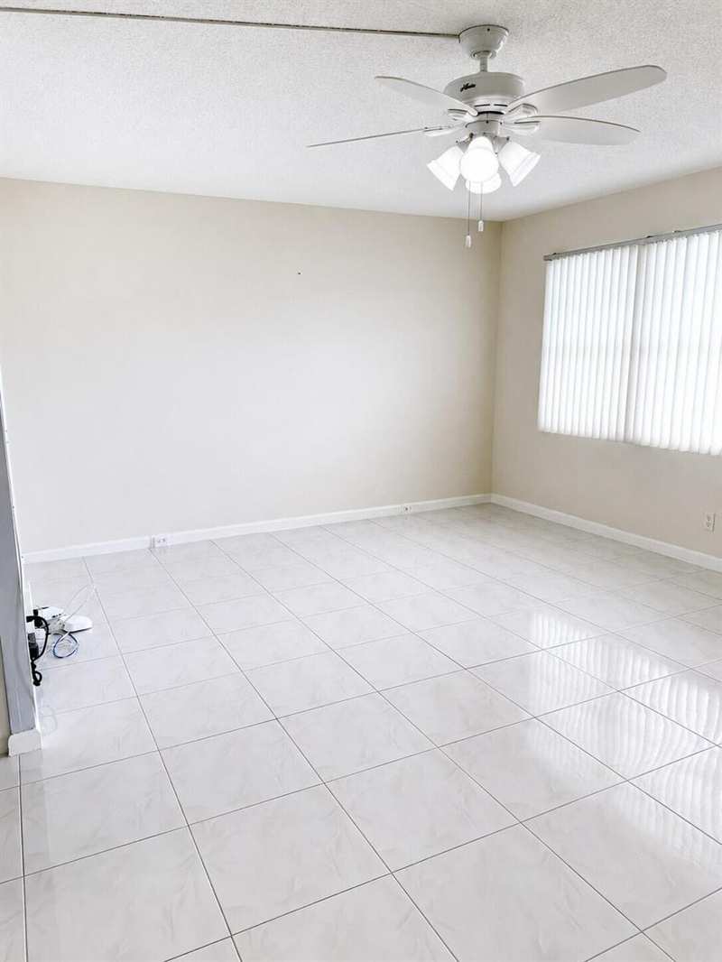 1089 WOLVERTON E # 1089, Boca Raton FL 33434