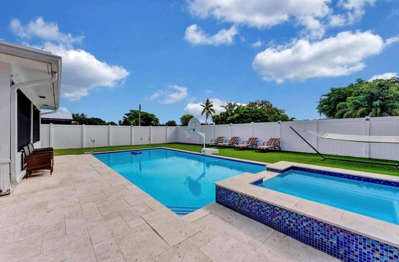 9819 Spanish Isles Drive, Boca Raton FL 33496