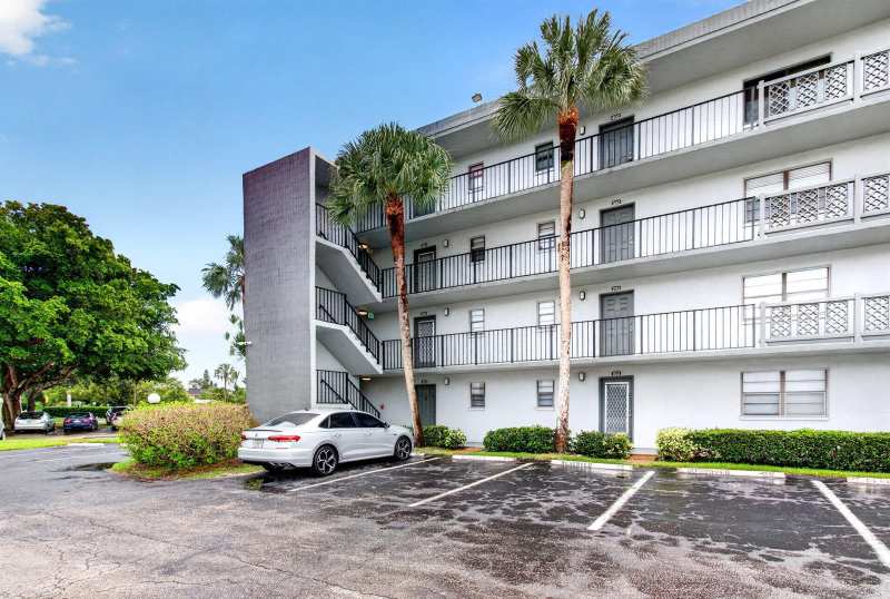 9440 SW 8TH Street # 401, Boca Raton FL 33428