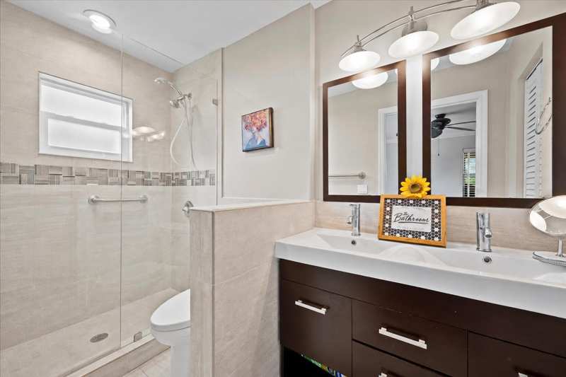 206 Lake Susan Lane, West Palm Beach FL 33411