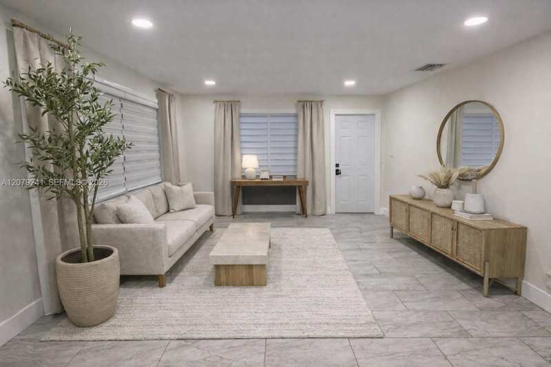 6782 SW 25th St, Miami FL 33155