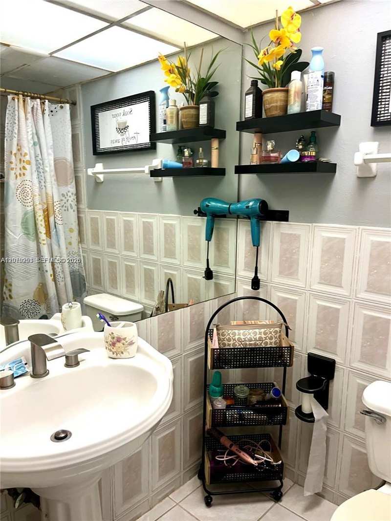 3760 Inverrary Dr # 2R, Lauderhill FL 33319