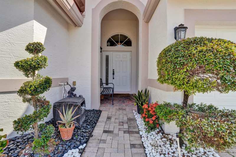 7572 Parkside Lane, Margate FL 33063